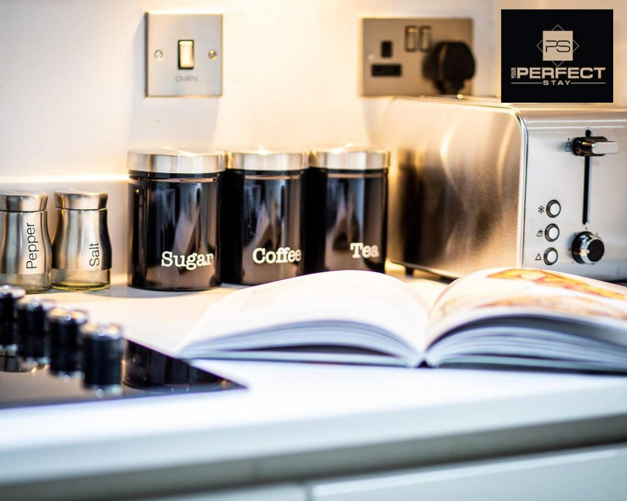 Luxe Modern Apartment By Your Perfect Stay Short Lets Birmingham Bagian luar foto