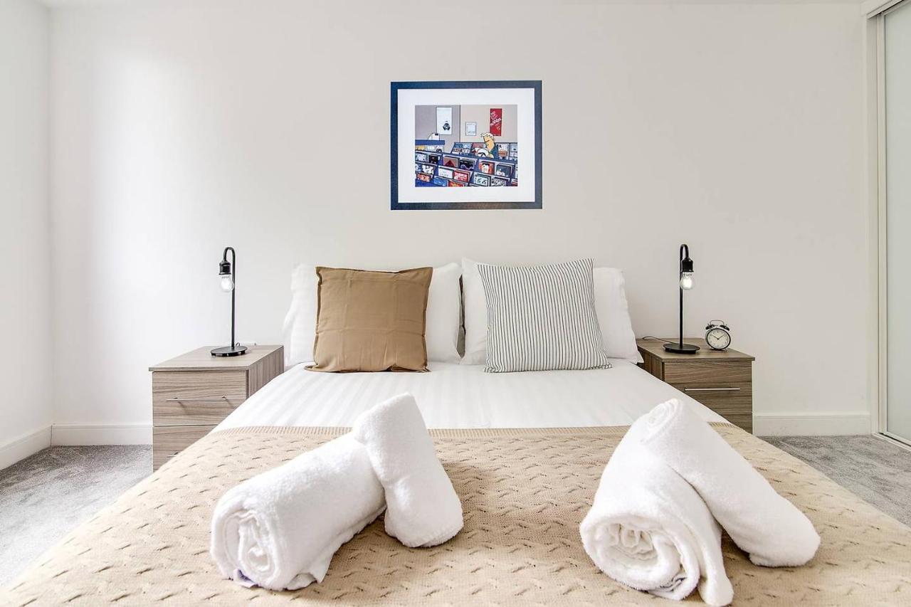 Luxe Modern Apartment By Your Perfect Stay Short Lets Birmingham Bagian luar foto