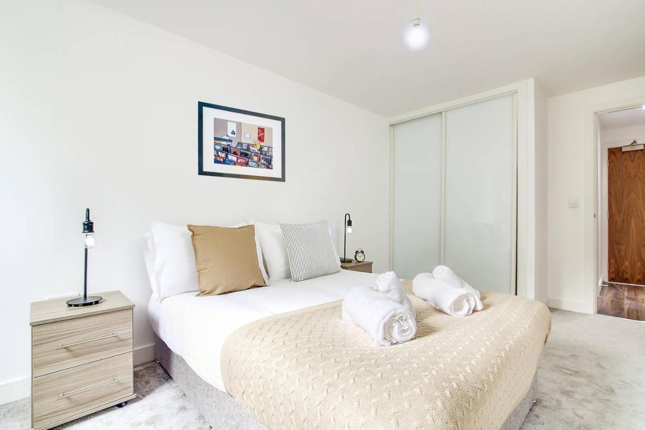 Luxe Modern Apartment By Your Perfect Stay Short Lets Birmingham Bagian luar foto