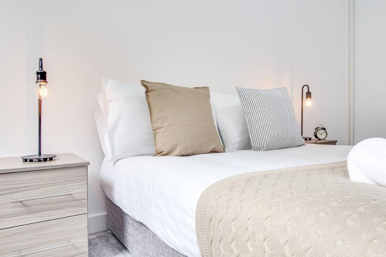 Luxe Modern Apartment By Your Perfect Stay Short Lets Birmingham Bagian luar foto